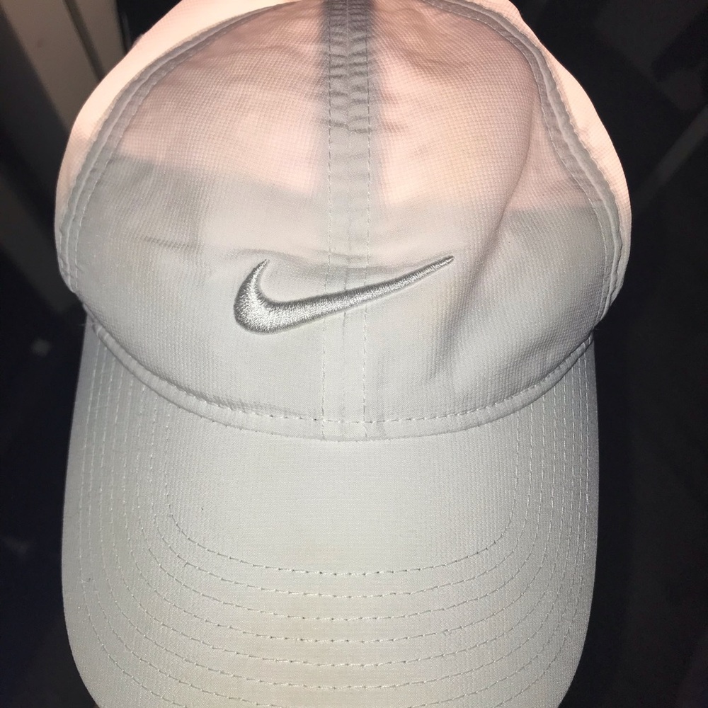 Nike Dri-Fit Legacy91 White Hat Baseball Cap ✔️